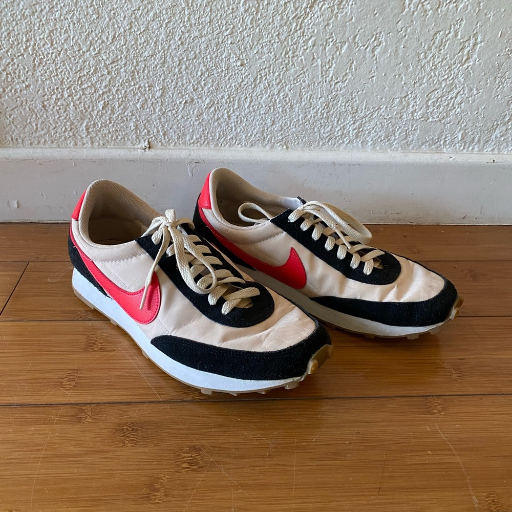 Cream nike sneakers